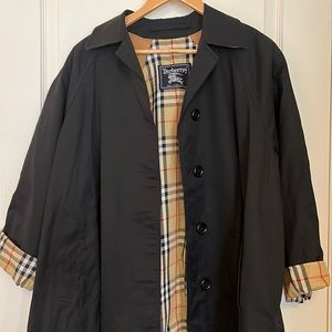Beautiful vintage Burberry trench coat